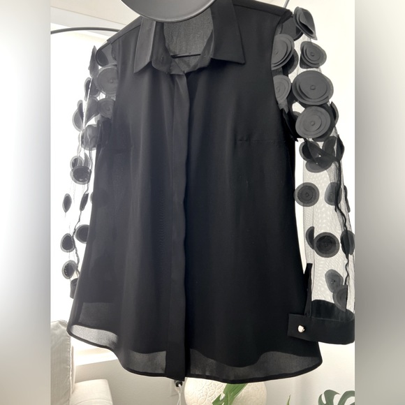 Chic top - Picture 3 of 3